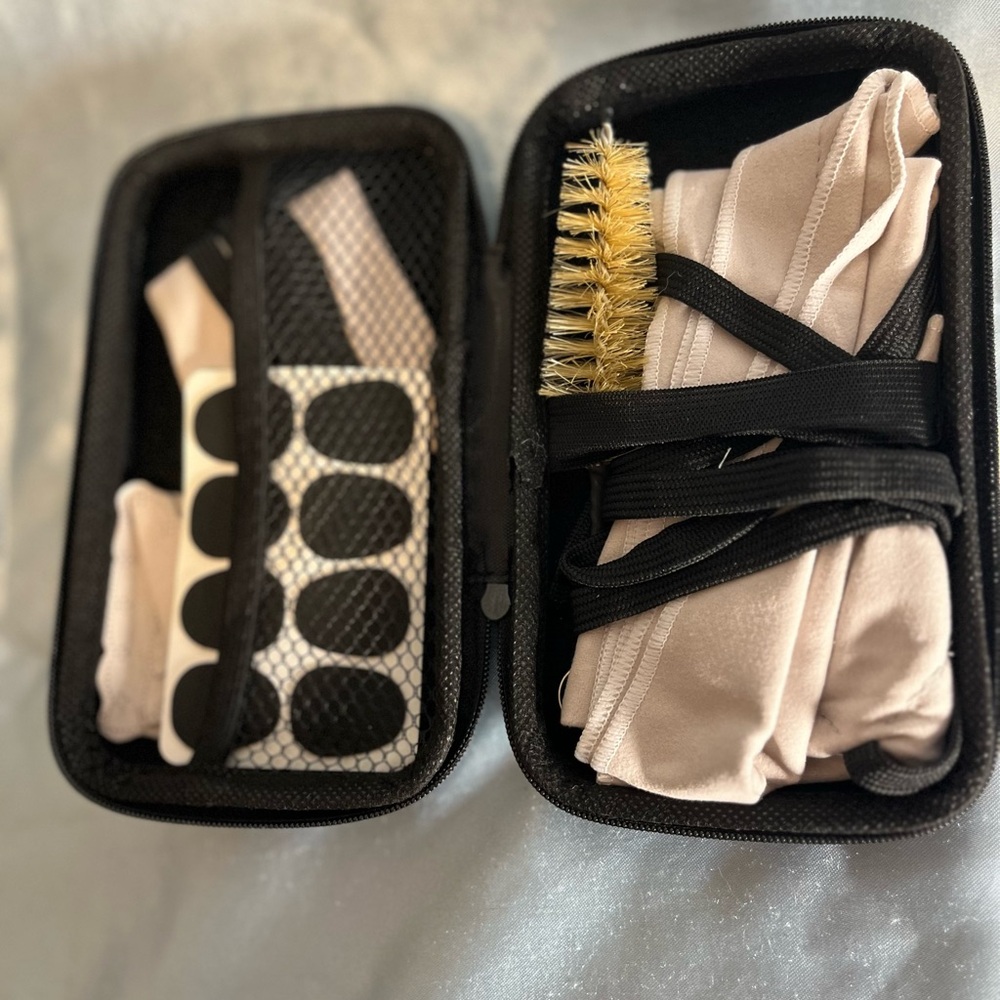 Alto Saxophone Cleaning Kit | Key Pads, Cloths & Brush in Compact Case